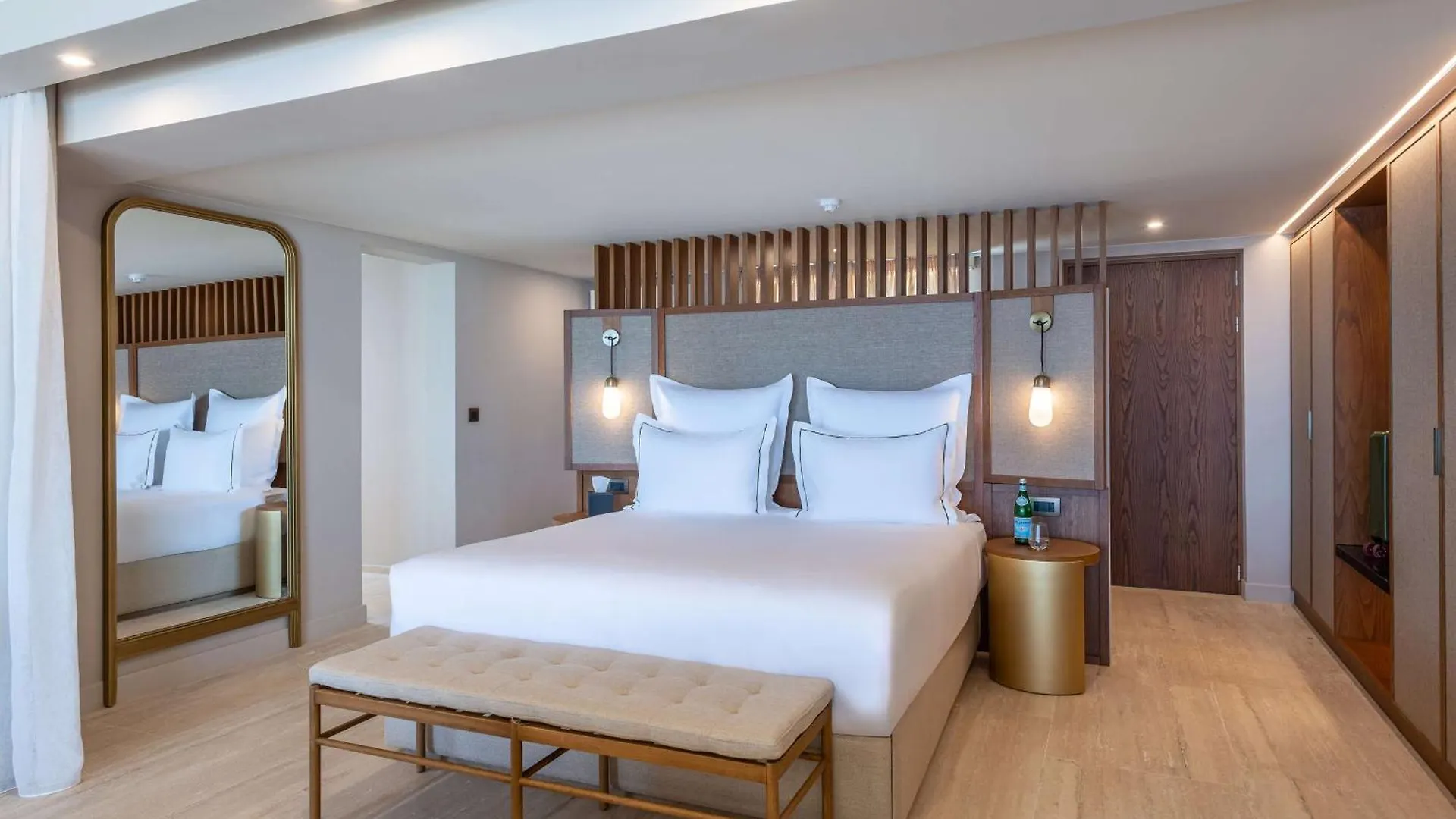 Isla Brown Chania Resort, Curio Collection By Hilton Stavrós 5*,