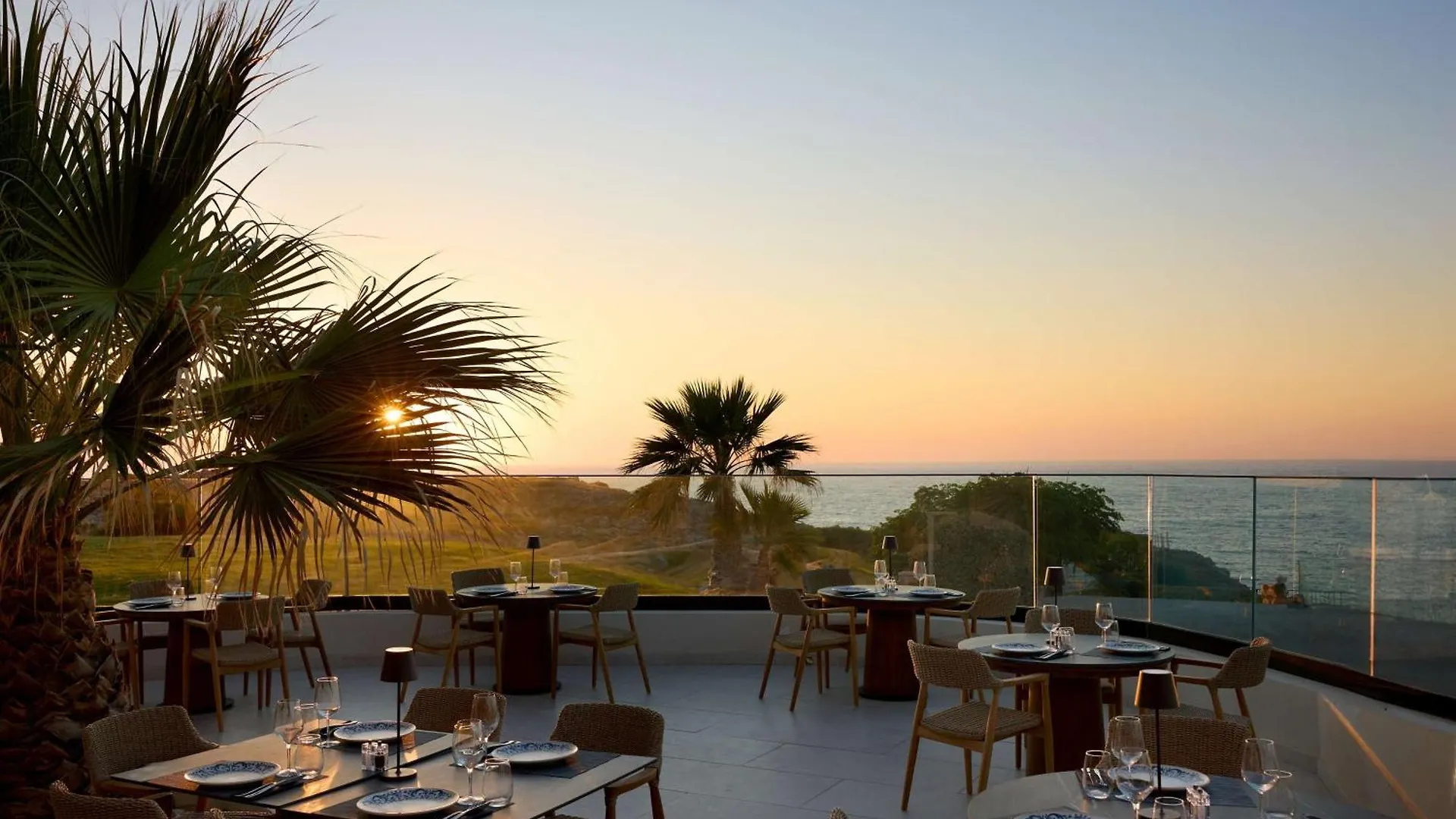 Isla Brown Chania Resort, Curio Collection By Hilton Stavrós